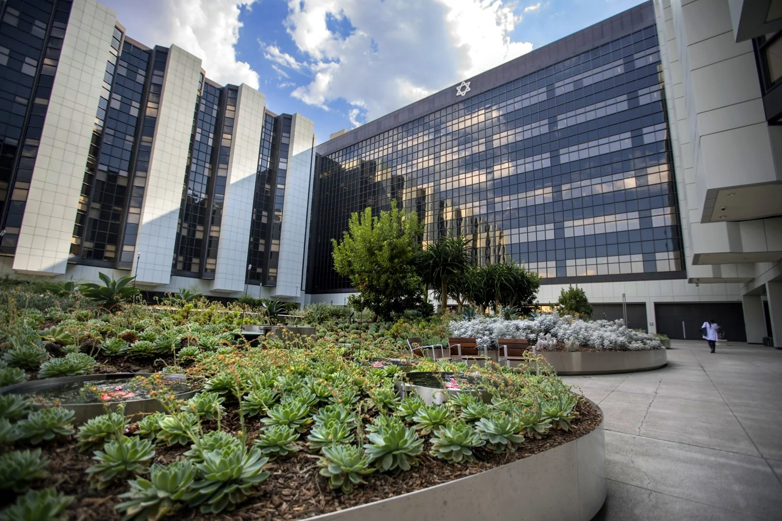 Cedars-Sinai Medical Building, Los Angeles, CA