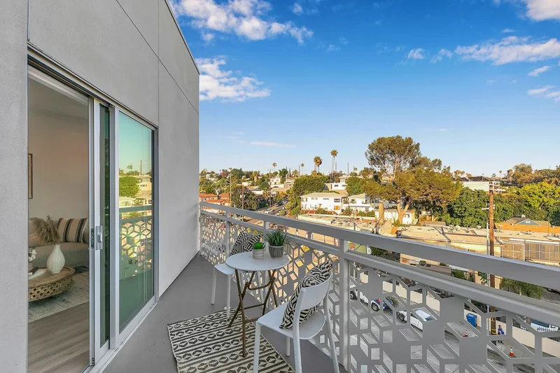 Silver Lake Apartments — Solari — view 3