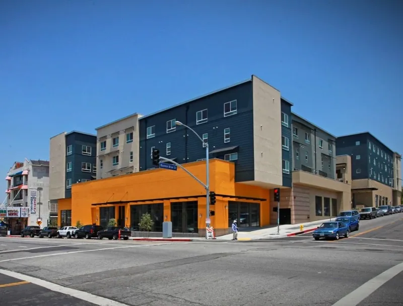McArthur Park Metro Apartments, Los Angeles, CA